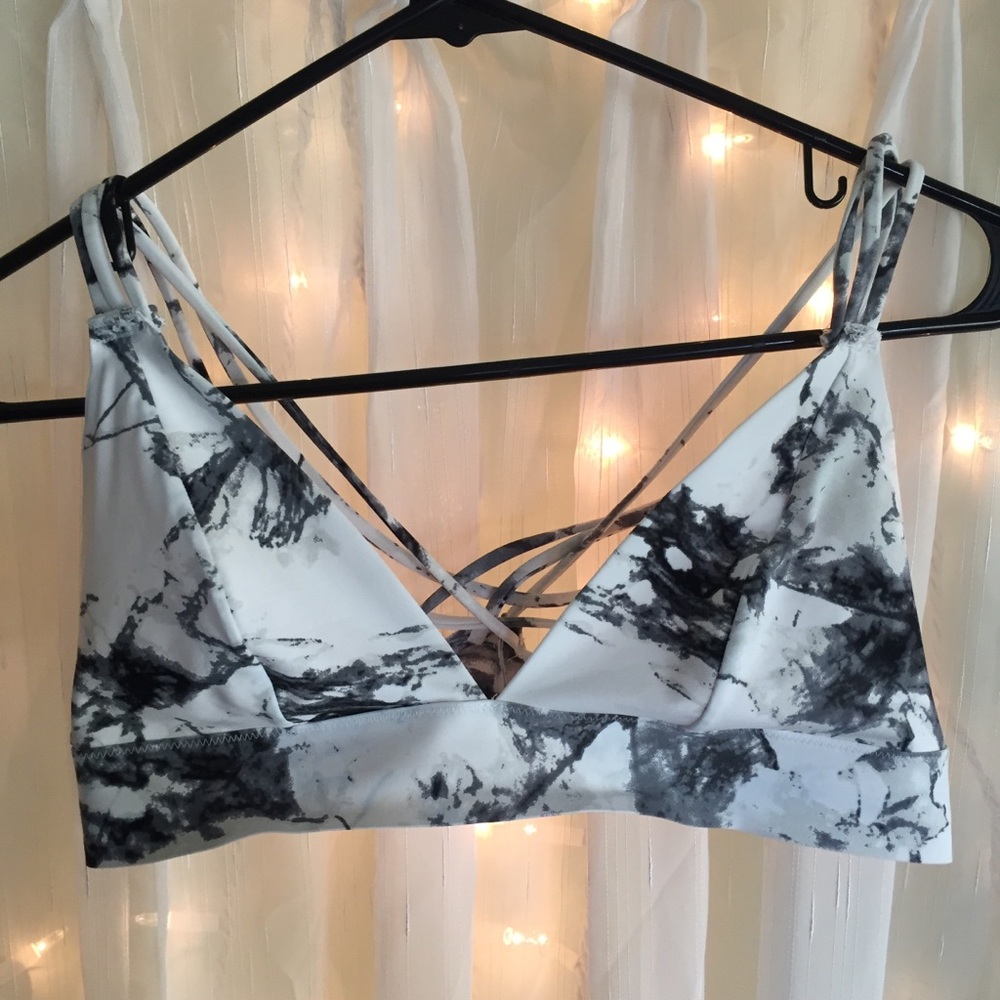 Marble bralette with strap detail on back